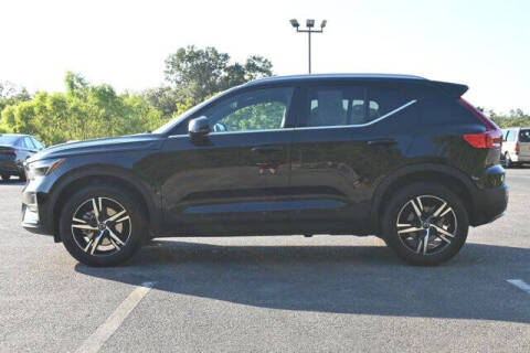 2025 Volvo XC40 B5 Core Bright Theme