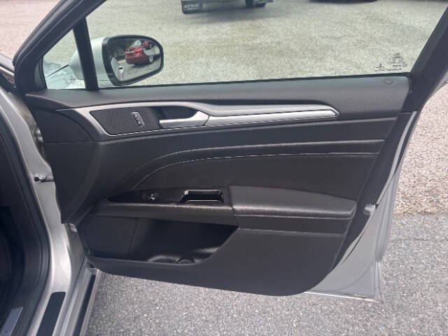 2016 Ford Fusion Hybrid Titanium