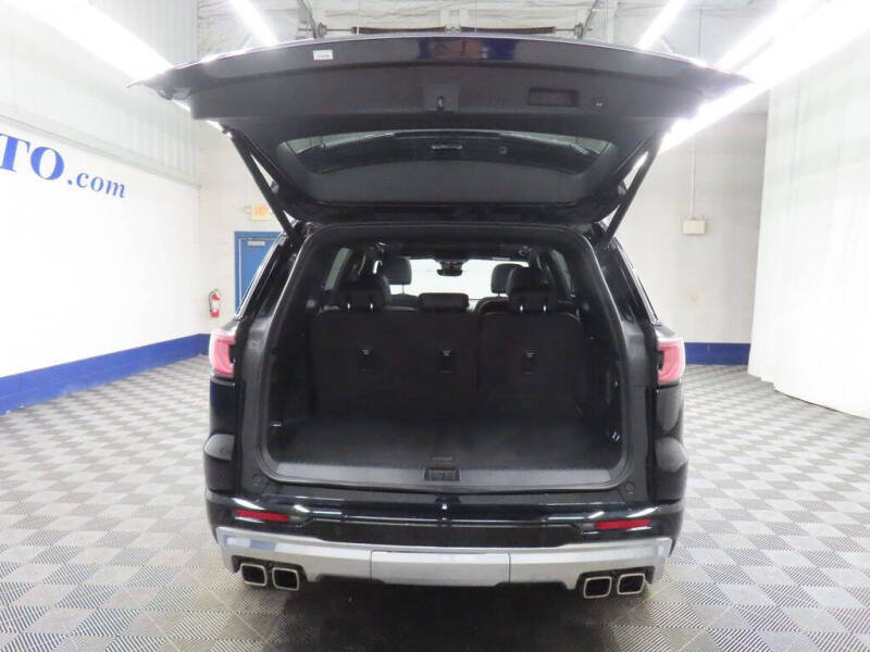 2025 GMC Acadia Denali