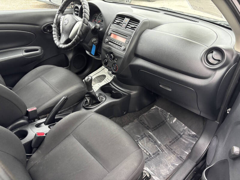 2015 Nissan Versa 1.6 S