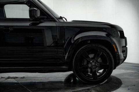 2024 Land Rover Defender 130 P400 X-Dynamic SE