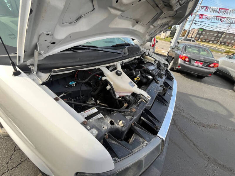 2017 GMC Savana 2500