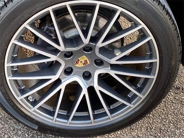 2022 Porsche Cayenne Coupe Platinum Edition