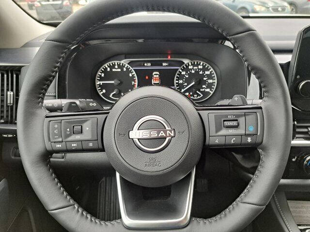 2024 Nissan Pathfinder SL