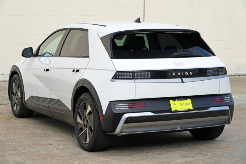 2025 Hyundai Ioniq 5 SE Standard Range