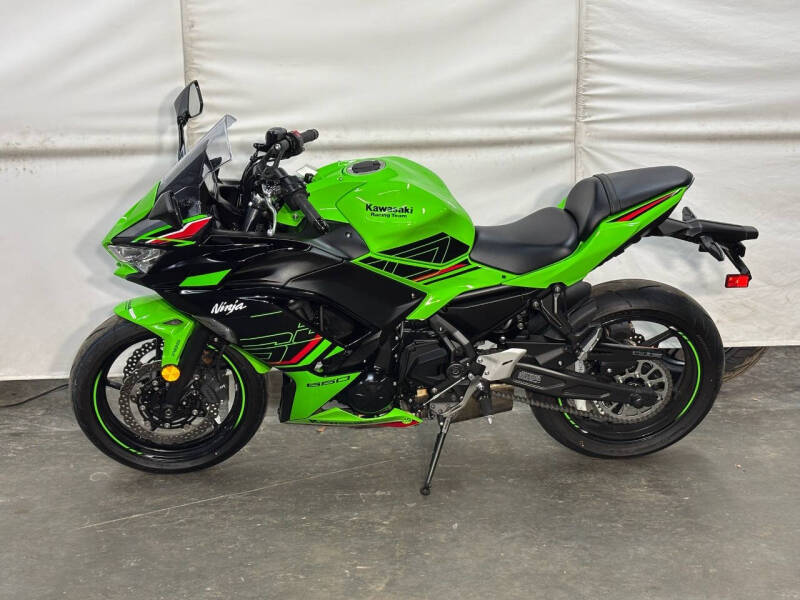 2024 Kawasaki Ninja 650 KRT