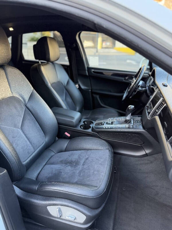 2018 Porsche Macan