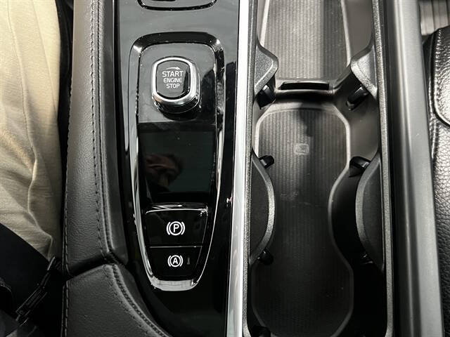 2023 Volvo XC90 B6 Plus Bright Theme 7P