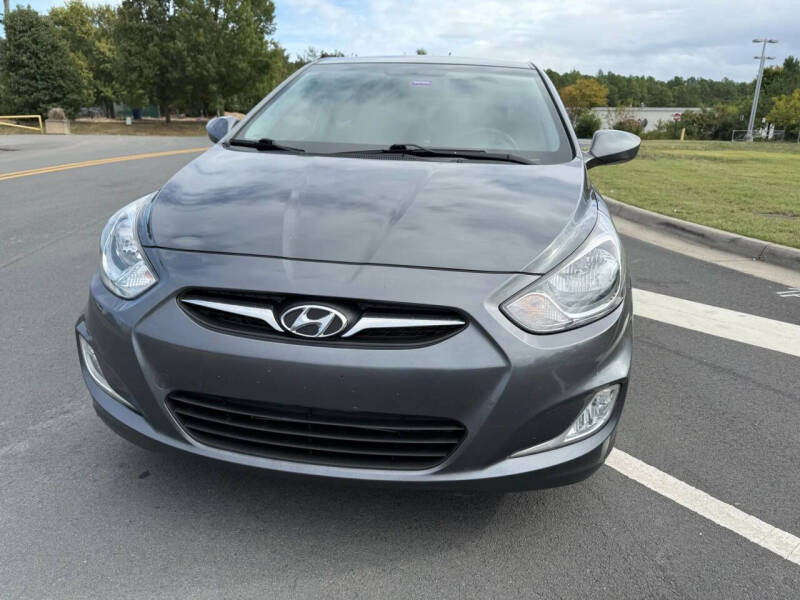 2012 Hyundai Accent SE