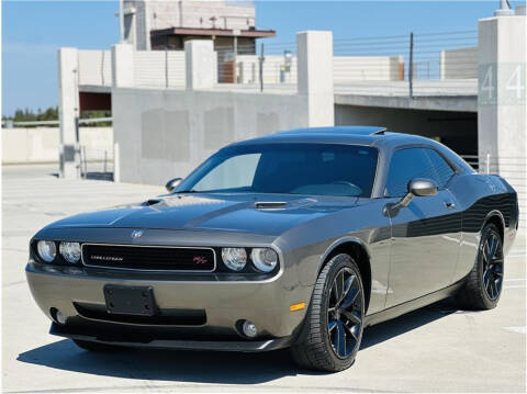 2009 Dodge Challenger for sale at AUTO RACE in Sunnyvale CA