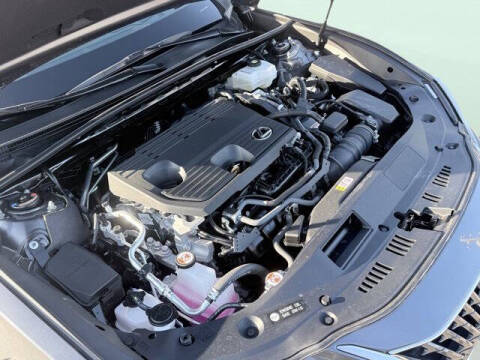 2025 Lexus ES 300h F SPORT Design