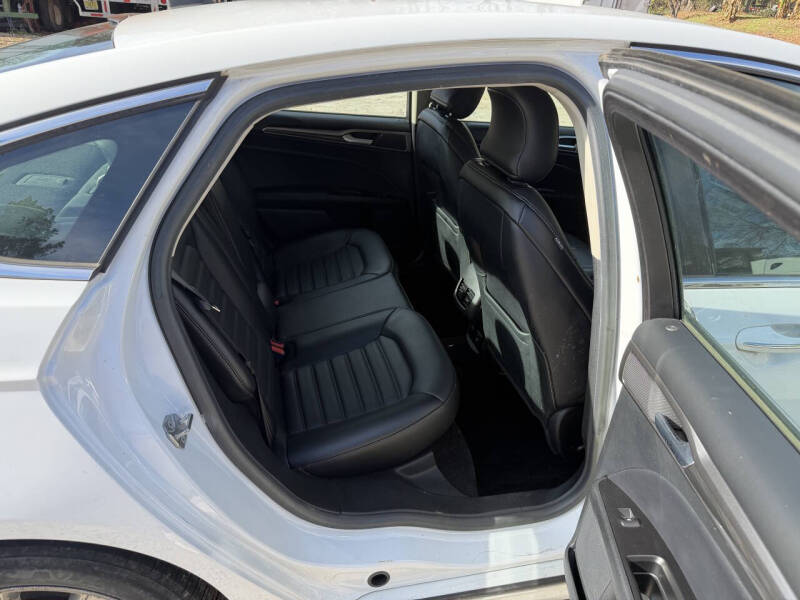 2017 Ford Fusion Hybrid SE