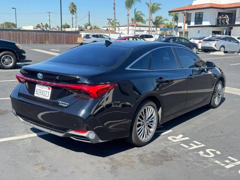 2022 Toyota Avalon Hybrid Limited