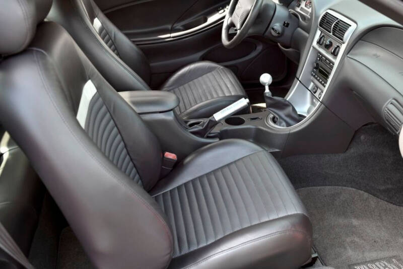 2003 Ford Mustang Mach 1 Premium