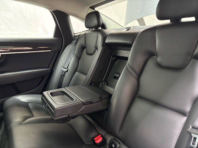 2018 Volvo S90 T5 Momentum
