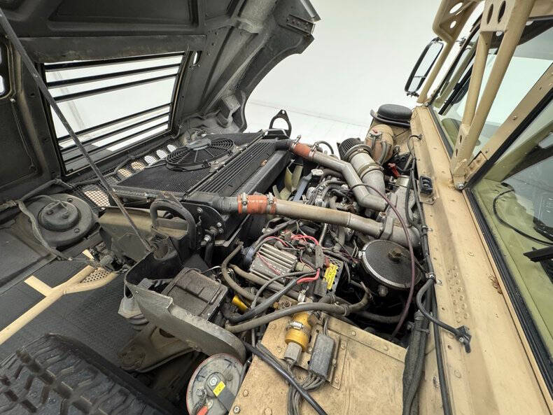 2005 AM General Hummer