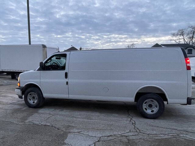 2025 Chevrolet Express 2500