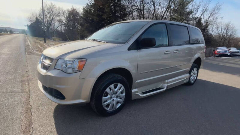 2016 Dodge Grand Caravan SE photo 3