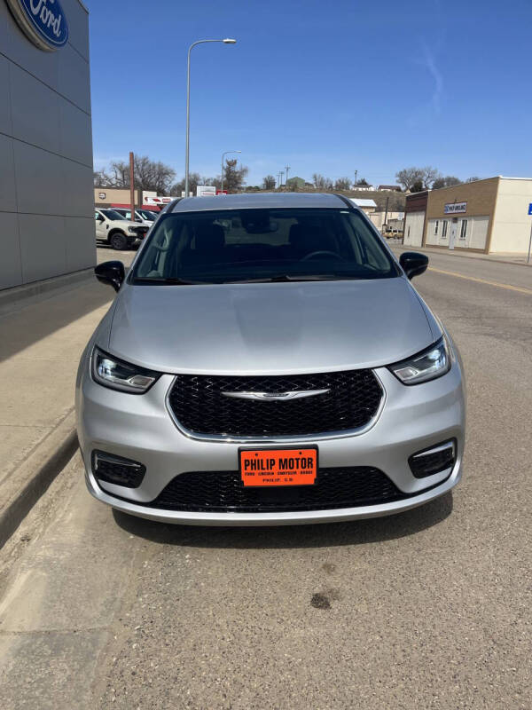 2024 Chrysler Pacifica Touring L