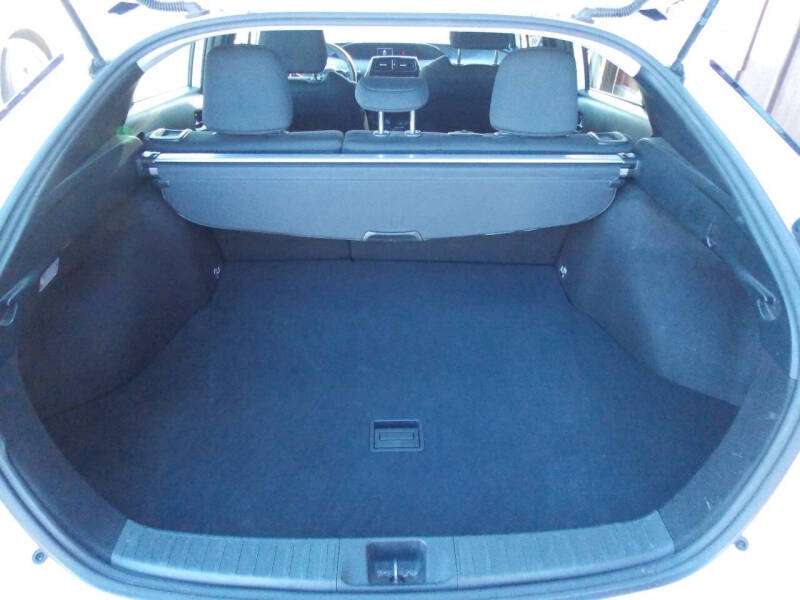 2021 Toyota Prius LE