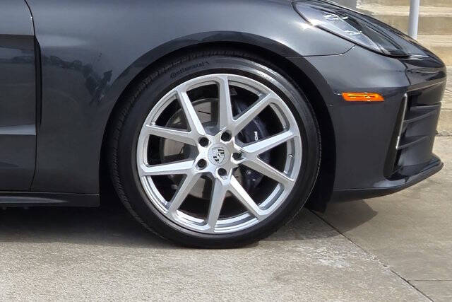 2024 Porsche Panamera 4