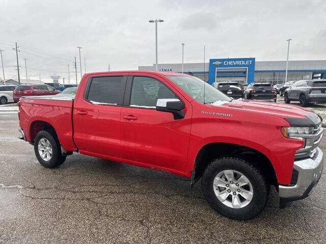 2021 Chevrolet Silverado 1500 LT photo 2