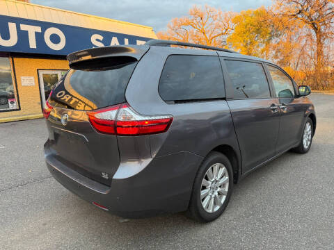 2017 Toyota Sienna XLE Premium 7-Passenger