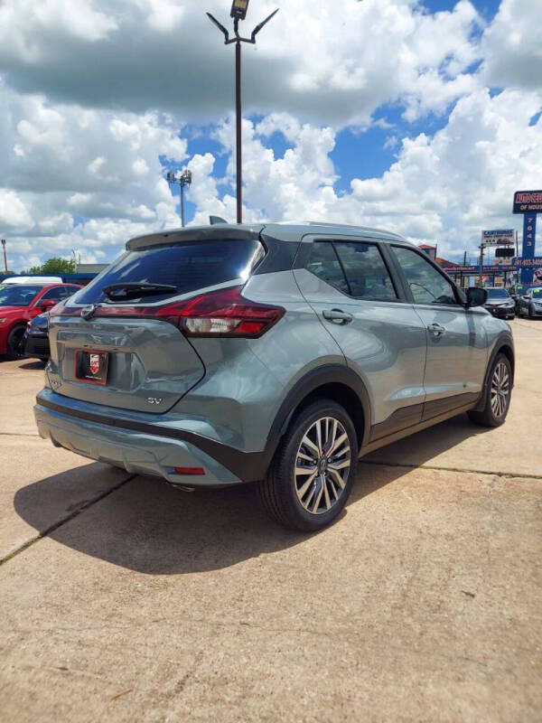 2024 Nissan Kicks SV