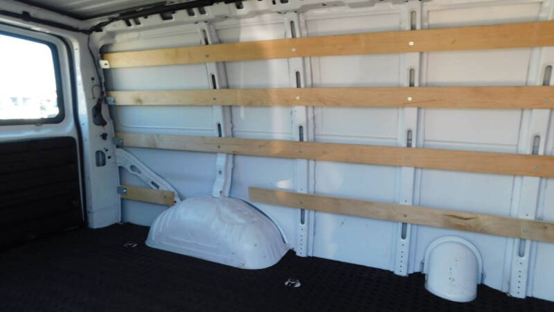 2024 GMC Savana 2500