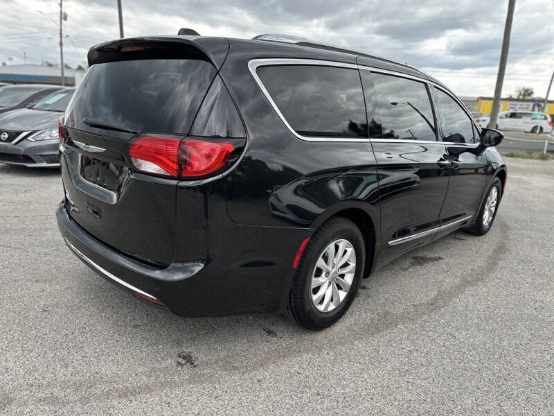 2019 Chrysler Pacifica Touring L