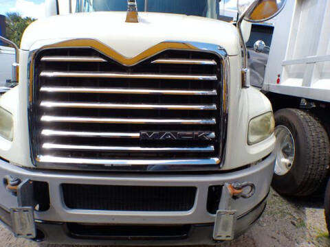 2013 Mack Pinnacle
