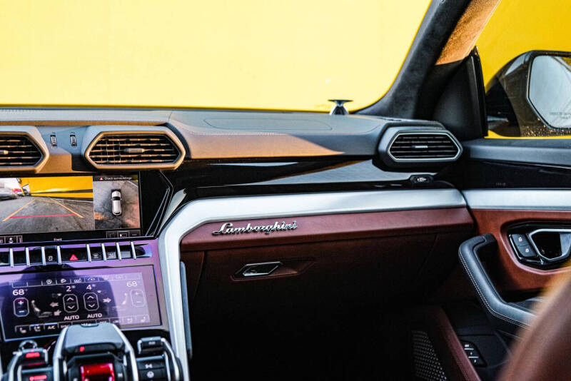 2020 Lamborghini Urus