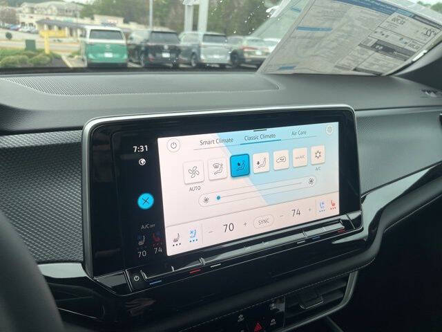 2026 Volkswagen Atlas Cross Sport SEL Premium R-Line 4Motion