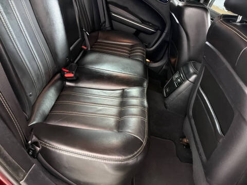 2019 Chrysler 300 S