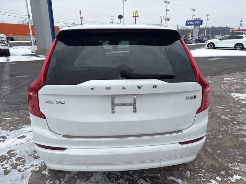 2023 Volvo XC90 B5 Core