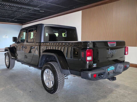 2022 Jeep Gladiator Sport