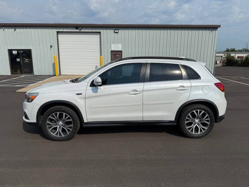 2017 Mitsubishi Outlander Sport GT's photo