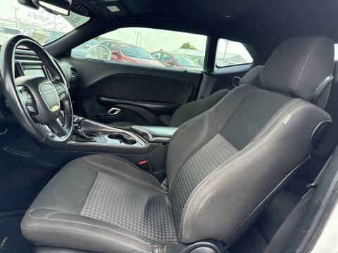 2015 Dodge Challenger SXT