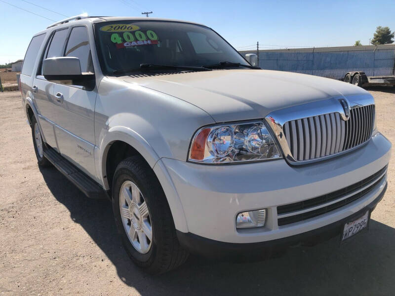 2006 Lincoln Navigator for sale at Neri's Auto Sales in Sanger CA