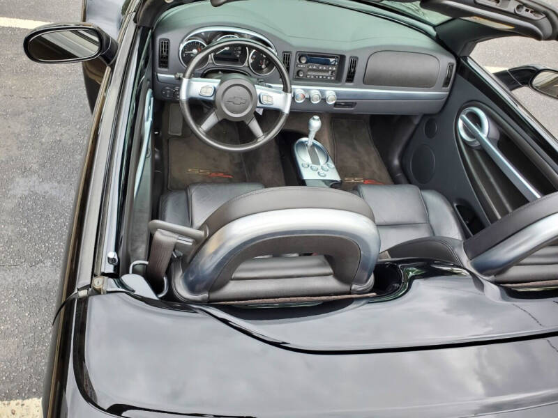 2004 Chevrolet SSR LS