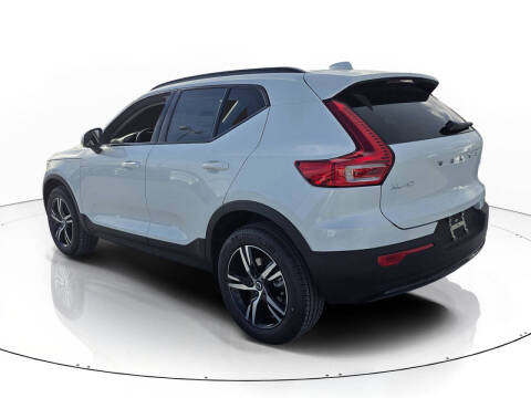 2026 Volvo XC40 B5 Core