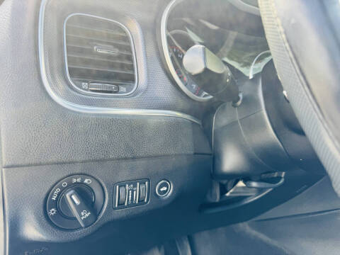 2015 Dodge Charger SXT