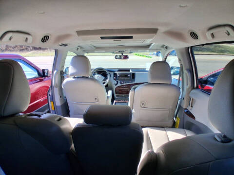 2011 Toyota Sienna XLE 8-Passenger