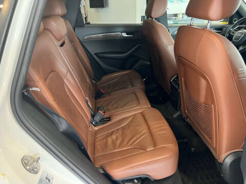 2011 Audi Q5 3.2 quattro Premium Plus