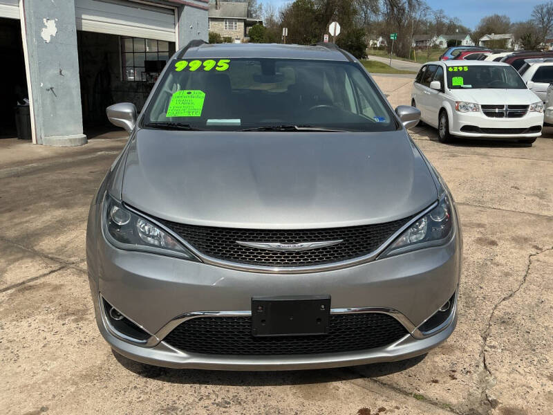 2017 Chrysler Pacifica Touring-L