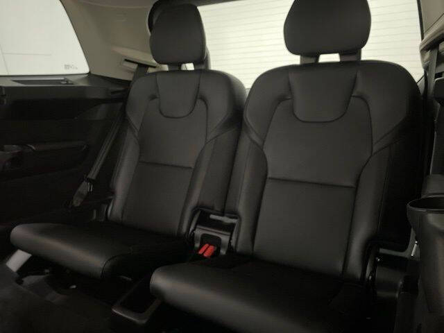 2025 Volvo XC90 B5 Core Bright Theme