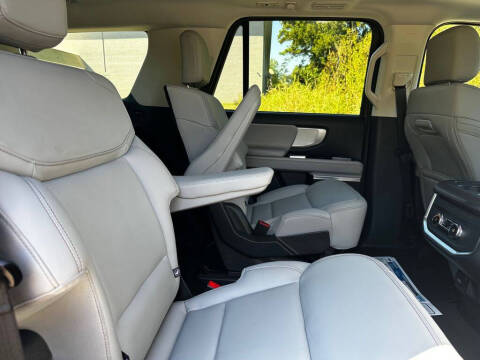 2025 Ford Expedition Active