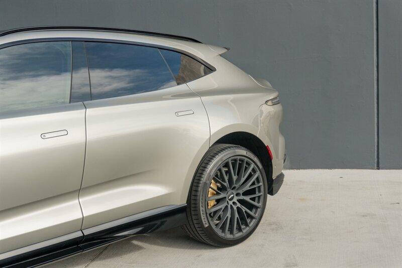 2023 Aston Martin DBX 707