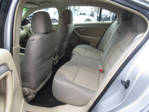 2015 Ford Taurus SEL