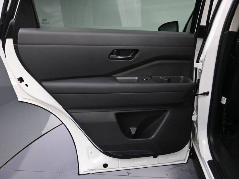 2025 Nissan Pathfinder S